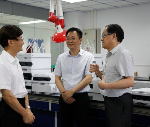 Meng Jianzhu, former member of the 18th Central Political Bureau and former secretary of the Central Political and Legal Committee, visited Xi'an Libang Pharmaceutical Research Institute